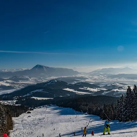 Jesienka, Hillside Дольни-Кубин