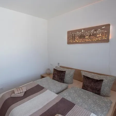 Jesienka, Hillside *