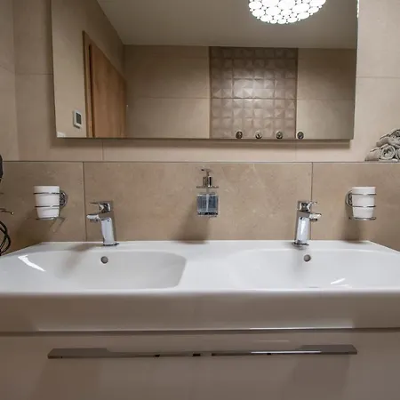 Jesienka, Hillside Апартаменты