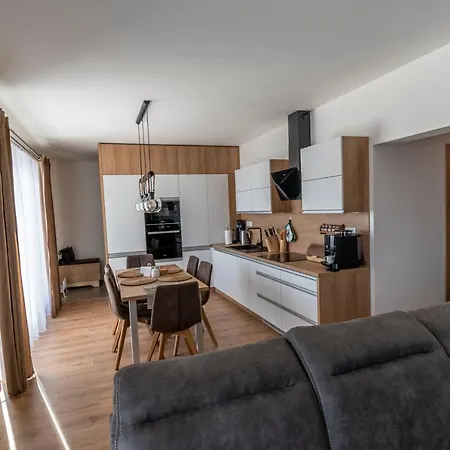 Jesienka, Hillside Apartamento