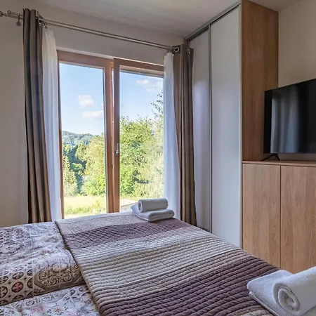 Jesienka, Hillside Дольни-Кубин