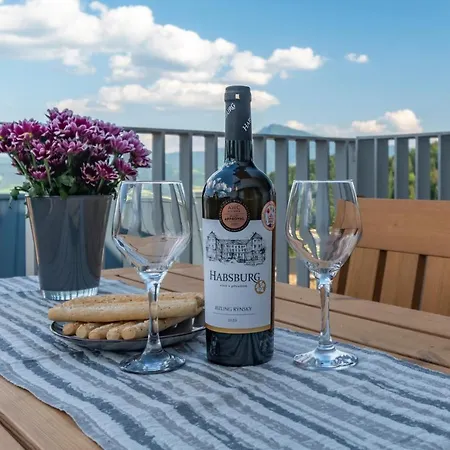 Jesienka, Hillside * Дольни-Кубин